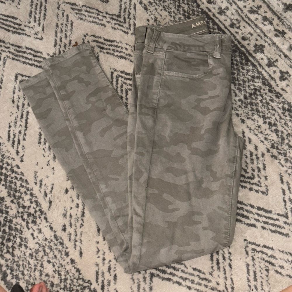 COPY - AE NWOT CAMO JEGGINGS